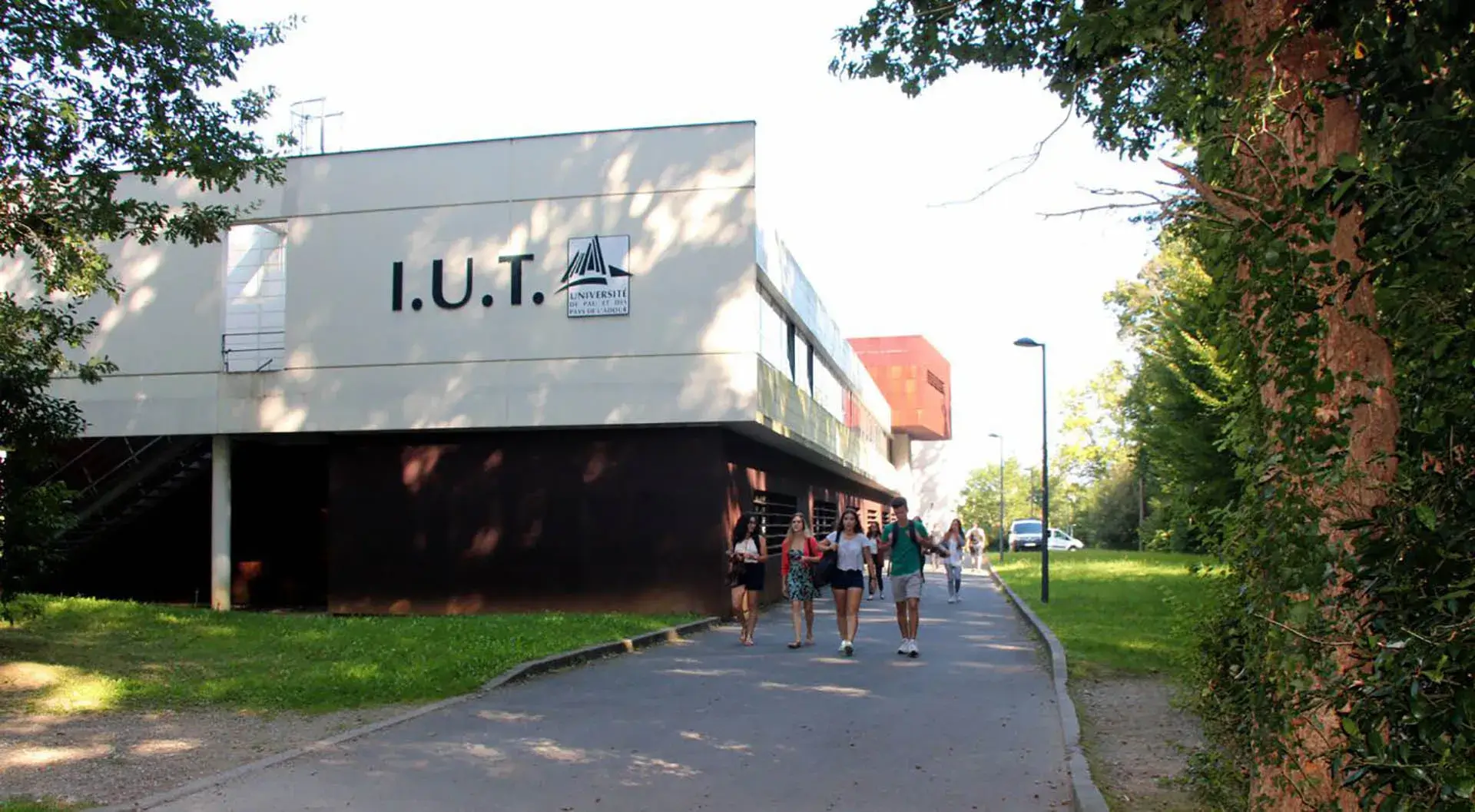 Background educations.dut.school